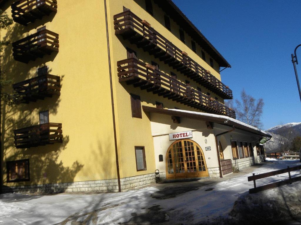 Life Hotels Des Alpes Folgaria Exterior foto